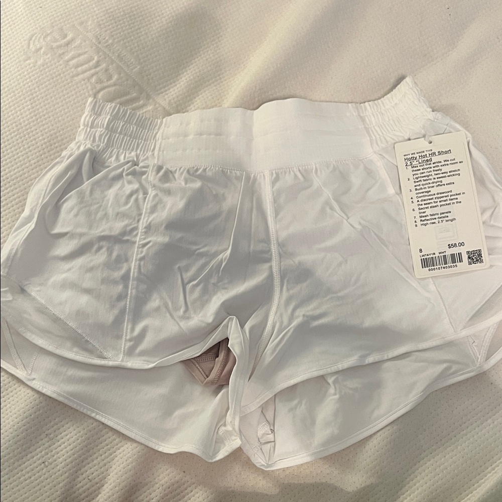 lululemon hotty hot high rise 2.5” shorts